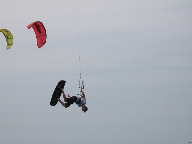 Salto con il kite surf